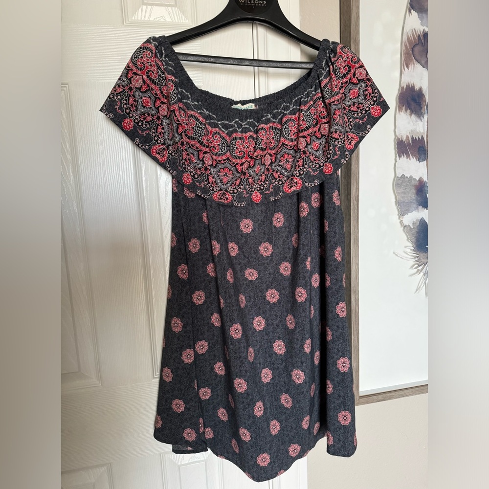 EUC Large off shoulders blue and red dress.